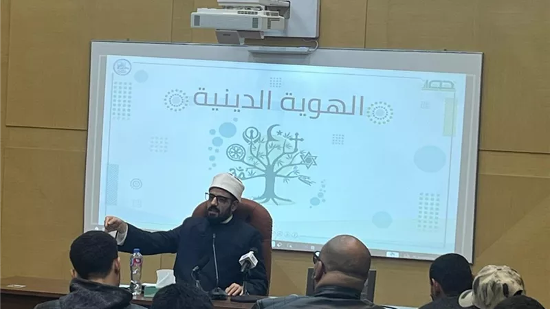 مدير وحدة «حوار» بدار الإفتاء: الكون ليس موحدا لذاته والعقل يؤكد وجود خالق
