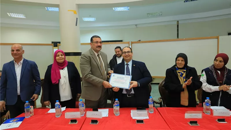رئيس جامعة كفر الشيخ يشهد فعاليات الدراسة الرسمية للتدريب المتقدم 