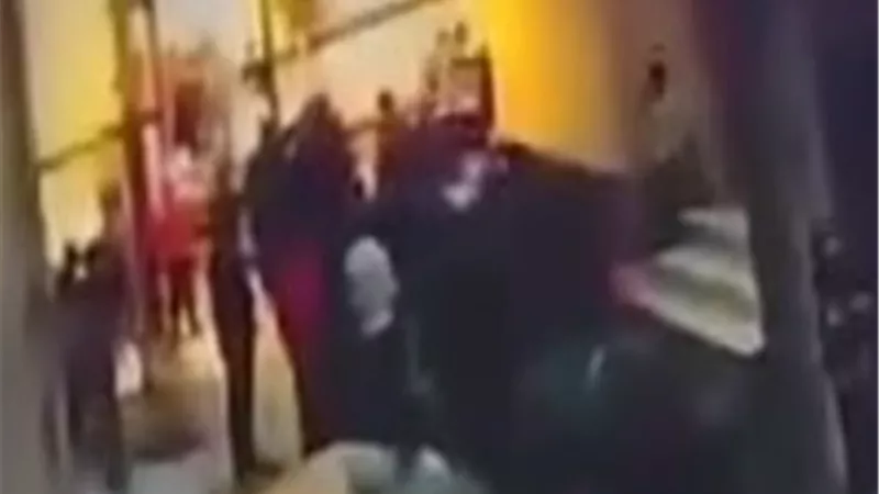 إصابات بالجسم وفروة الرأس.. خلافات الجيرة تتحول لمشاجرة في البحيرة
