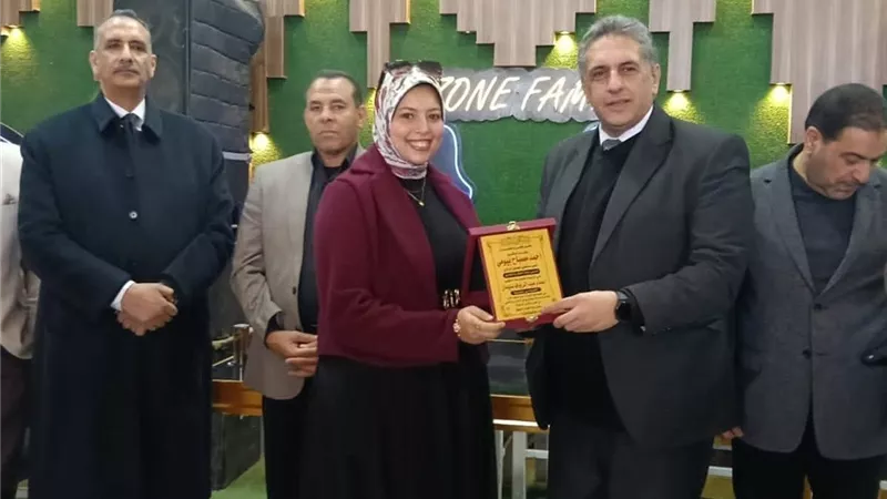 وكيل «صحة كفر الشيخ» يكرم متميزي مستشفى الحامول المركزي