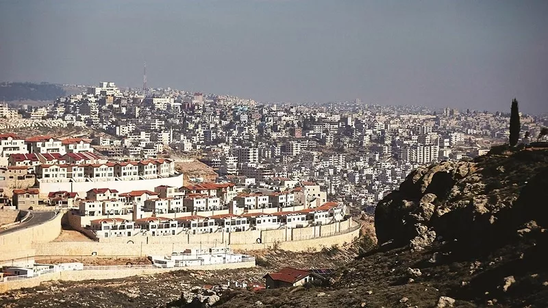 تصعيد ميداني.. اقتحامات وهدم منازل في عدة بلدات بالضفة الغربية
