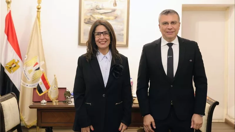 وزيرة الثقافة تبحث مع عمرو الليثي تفعيل التعاون بمجالات الإنتاج الفني
