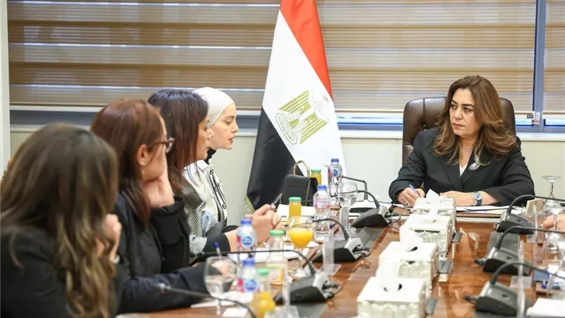منال عوض تبحث مع مدير برنامج الأغذية العالمي ملفات التعاون المشترك
