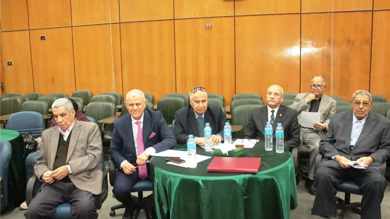 جلسة علنية لتوزيع وحدات الإسكان الإداري الشاغرة بجامعة أسيوط 