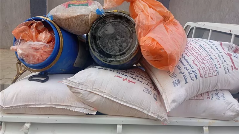ضبط 40 طن دقيق مغشوش ومجهول المصدر في حملة تموينية مكبرة بالفيوم