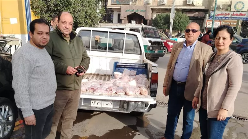 ضبط 12 طن مكرونة مغشوشة وألوان محظورة في حملة تموينية بالفيوم
