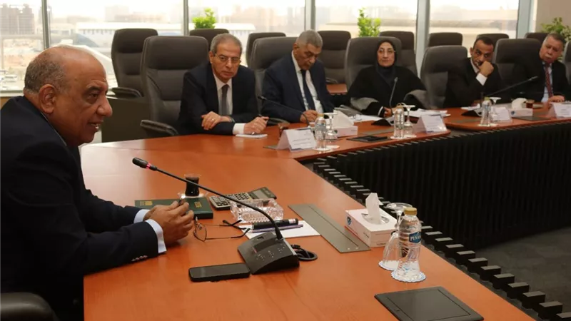 الكهرباء تعقد اجتماعا موسعا لضمان جاهزية الشبكة قبل ارتفاع الأحمال بالصيف