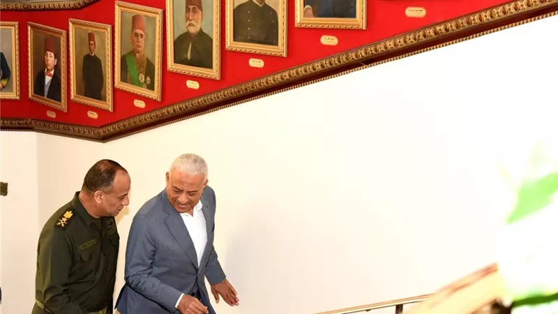 القوات المسلحة تجري مراسم تسليم وتسلم القيادة في تقليد عسكري أصيل