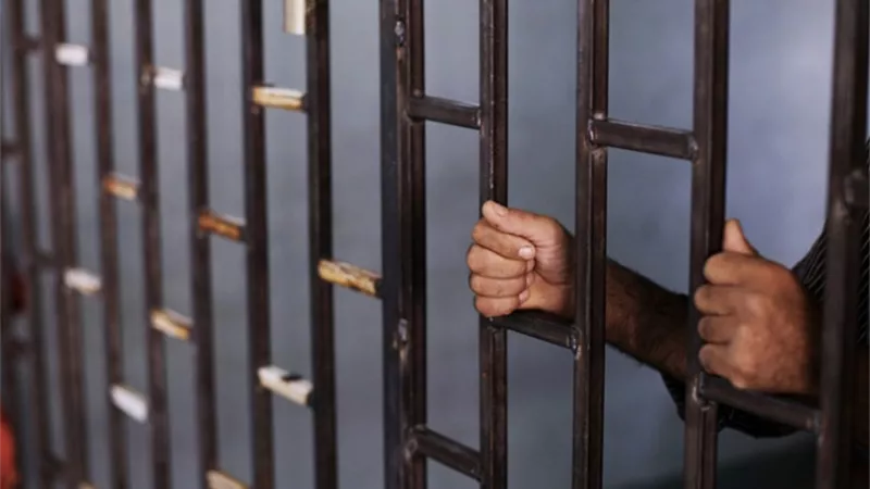 جريمة مروعة بأحد سجون تشيلي.. سجين يقتل زميله داخل زنزانة والتفاصيل صادمة