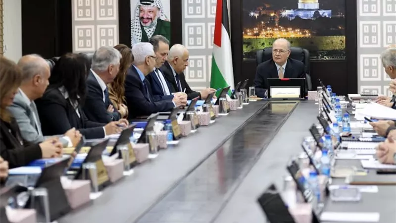 الحكومة الفلسطينية: مستمرون بواجباتنا تجاه غزة ونرفض قرارات الضم بالضفة