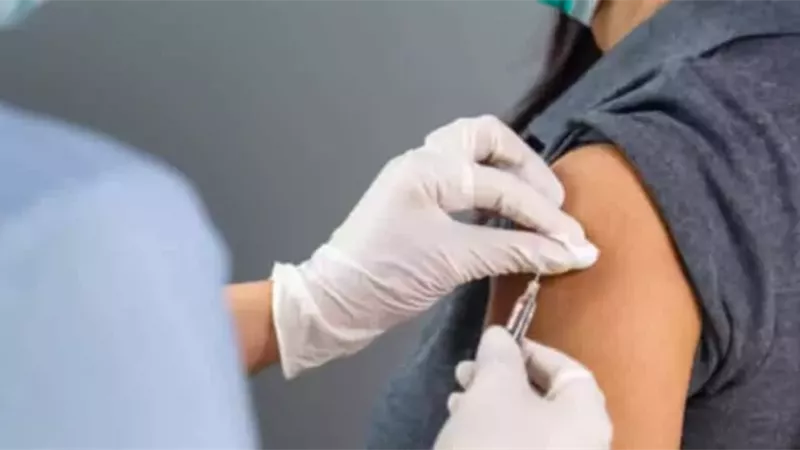 دراسة تحسم الجدل.. لقاح كورونا قبل أو أثناء الحمل لا يرتبط بالتوحد
