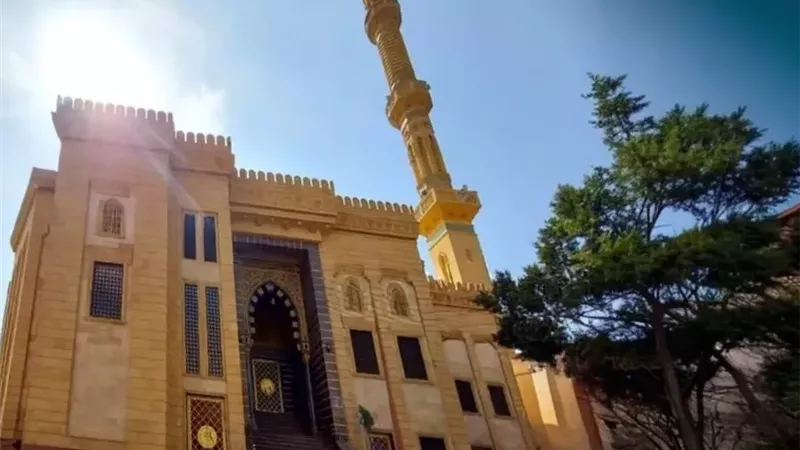 من صدقة جارية إلى صرح متكامل.. حكاية مسجد العمدة «الأنور» عبر 95 عاماً
