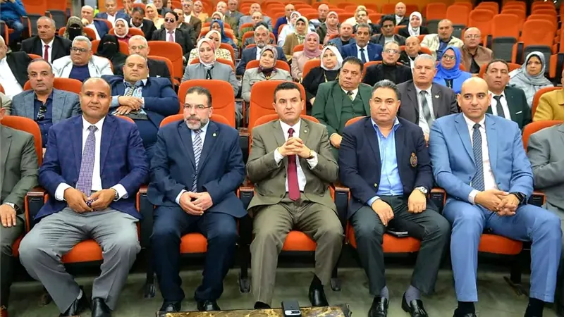 اجتماع لمتابعة التحول الرقمي بمدارس الدقهلية وتكريم الإدارات المتميزة