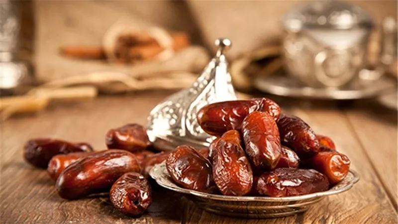 «نسيت تجديد نية الصيام ليلة أمس».. هل يبطل الصوم؟