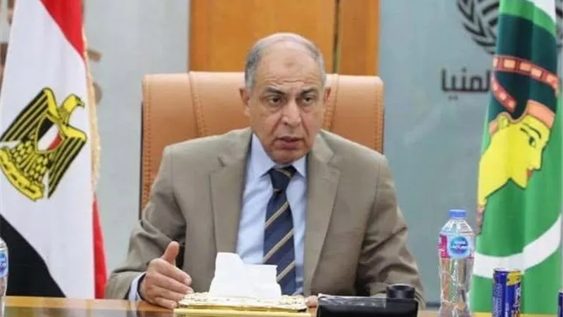 اليوم.. بدء تطبيق مواعيد غلق المحال التجارية خلال شهر رمضان بالمنيا 