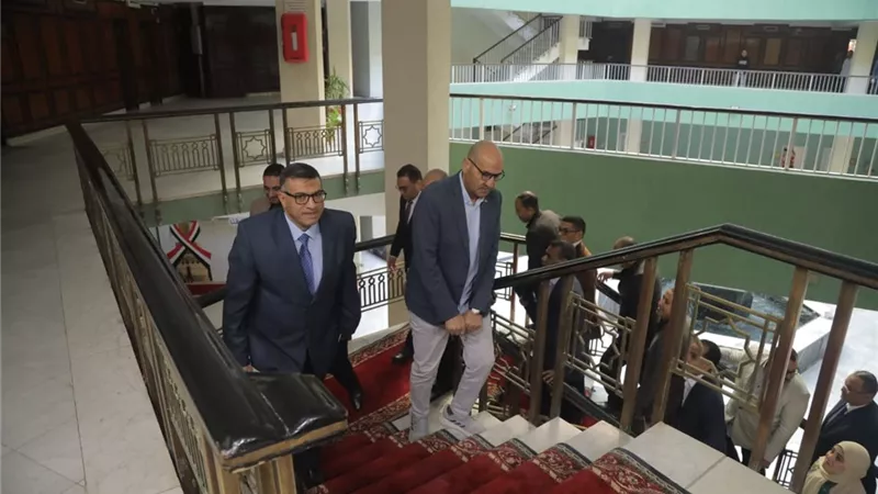 محافظ قنا الجديد يصل الديوان العام.. ويؤكد: مكتبي مفتوح للجميع