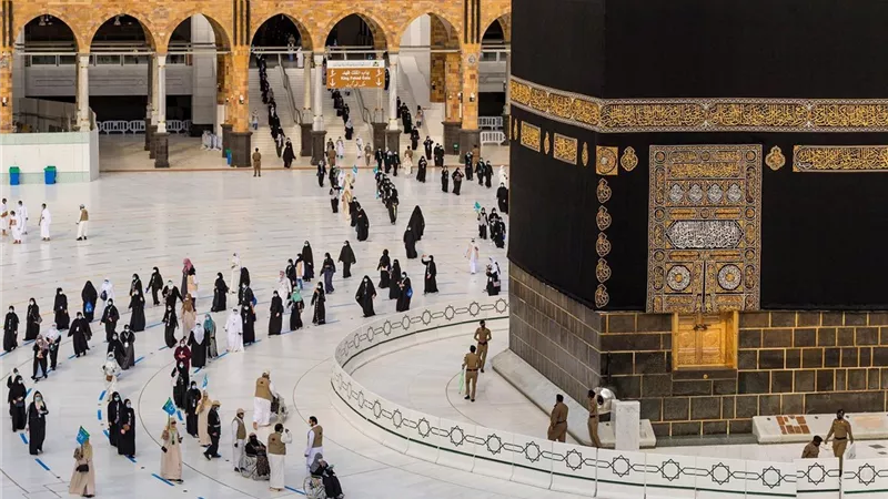 حكم الصيام لشخص يسافر اليوم من مصر للسعودية لأداء العمرة.. الإفتاء تجيب