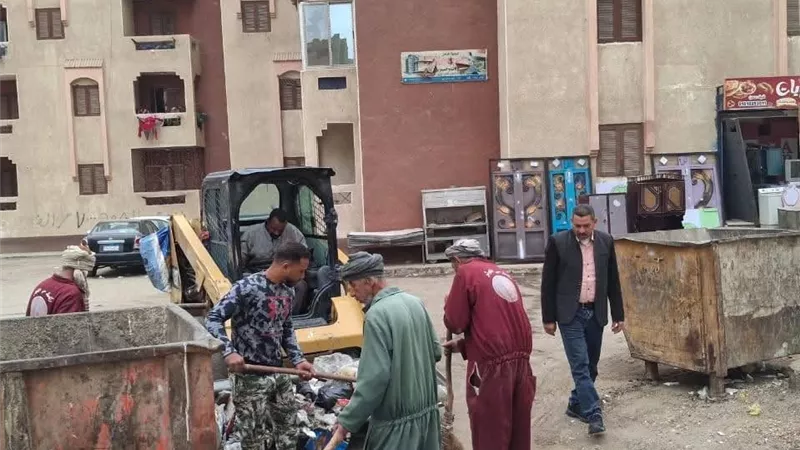 حملة للنظافة ورفع القمامة من شوارع حي الكوثر شرق سوهاج 
