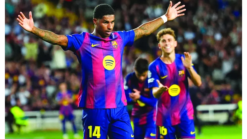 فليك يتمسك ببقاء راشفورد في برشلونة بعد تألقه 