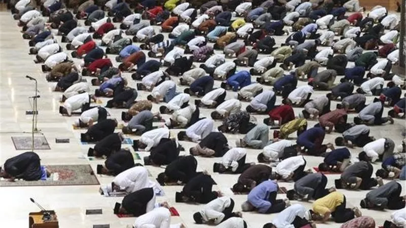 داعية: صلاة التراويح «محطة سكينة» يفرغ فيها المسلم تعب يومه|فيديو