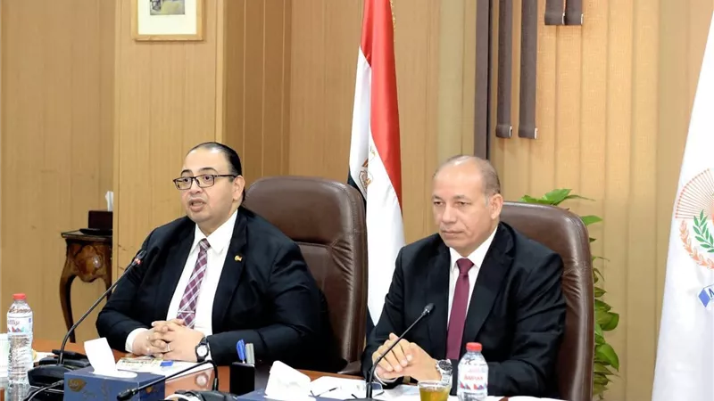 رئيس جامعة كفر الشيخ يشارك في اجتماع اللجنة العليا لتحالف الدلتا للصناعات 