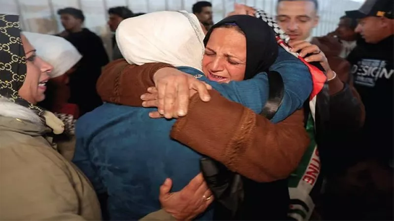 «غزة ليست مجرد مكان للسكن».. رسائل العائدين للقطاع عبر معبر رفح|فيديو