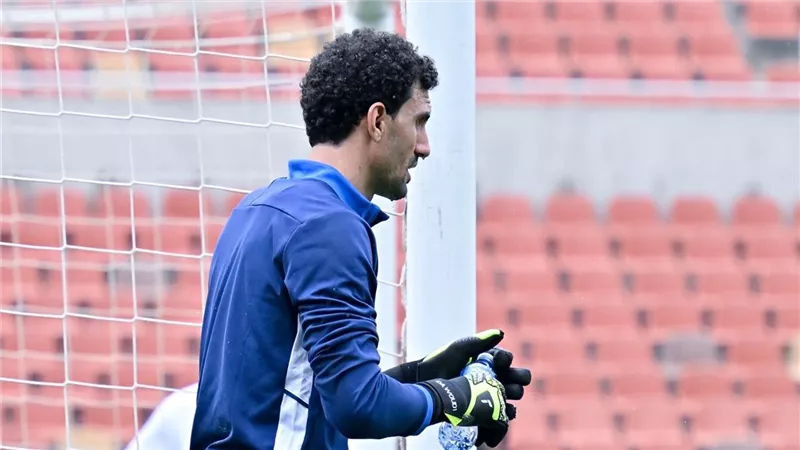 أزمة عواد تتصاعد.. حارس الزمالك يرفض العقوبة المالية ويتمسك بموقفه