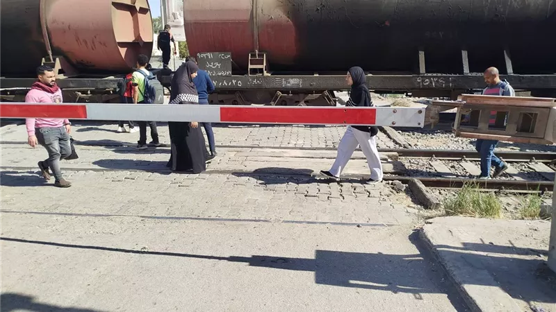 توقف جزئي لحركة قطارات الصعيد بعد خروج عربة بضائع ببني سويف