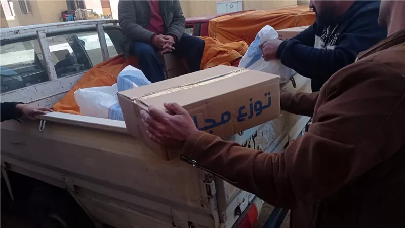 توزيع 150 كرتونة مواد غذائية ولحوم على الأسر الأولى بالرعاية بالإسماعيلية