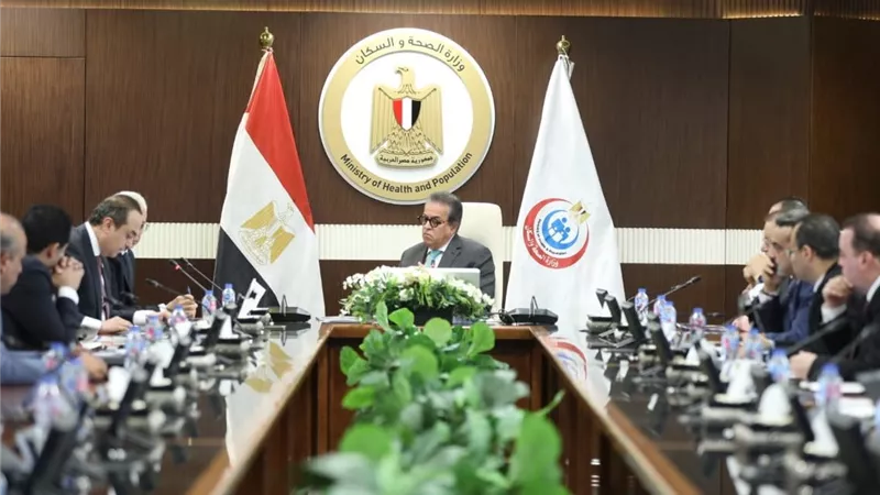 رئيس جامعة المنيا يشارك في اجتماع التشغيل التجريبي لمنظومة التأمين الصحي 