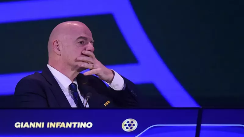 رسالة دعم من إنفانتينو لفينيسيوس بعد واقعة مباراة بنفيكا وريال مدريد