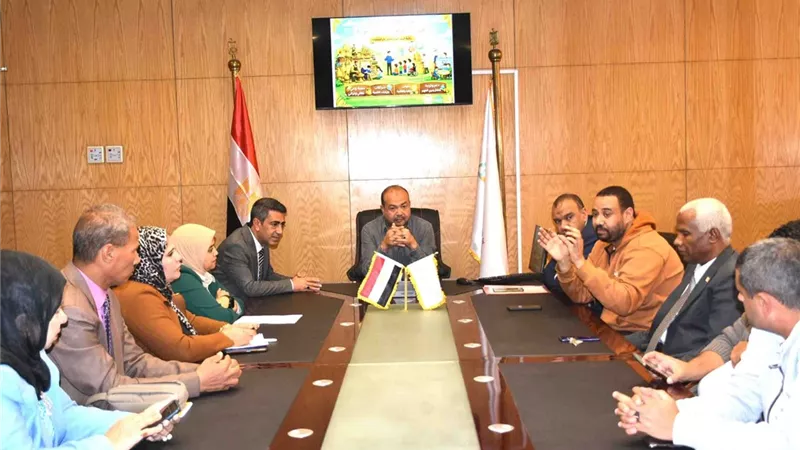 سكرتير محافظة الأقصر يترأس اجتماع مبادرة “أنا متعلم مدى الحياة”