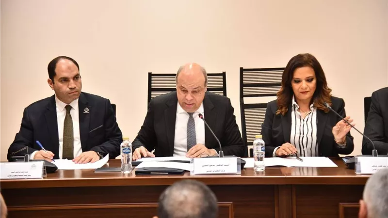 وزير الطيران: خطة شاملة لتوسعة الأسطول الجوي وتحسين خدمات المسافرين