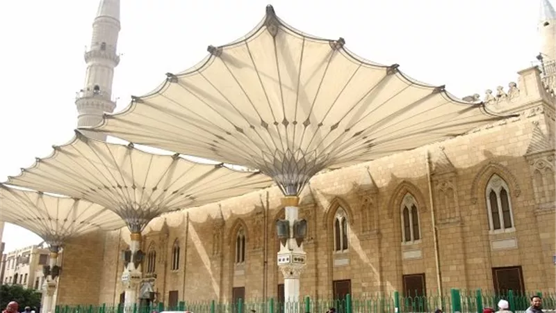 بث مباشر لصلاة التراويح من مسجد الإمام الحسين.. على قناة الحياة