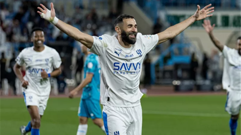 بنزيما يغيب عن الهلال السعودي ضد التعاون 