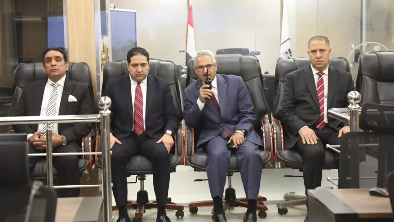 فتح مزلقان الشاملة وعودة الحركة لطبيعتها بعد خروج عربة قطار بضائع بني سويف