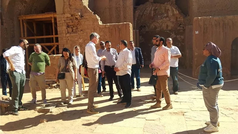 الأمين العام للآثار يعقد لقاءً بمتحف النوبة لتطوير العمل بأسوان