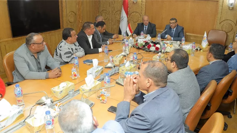 محافظ قنا في أول لقاء مع الإعلاميين: الصحافة شريك أساسي بمسيرة التنمية