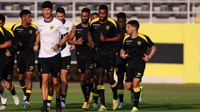 موقف خماسي اتحاد جدة المصاب قبل مباراة الهلال بالكلاسيكو السعودي
