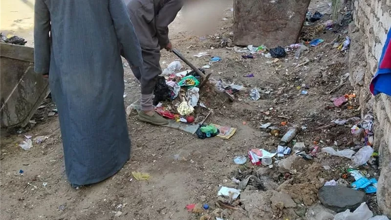 حملات مكثفة بقرى المنيا ترفع 350 طن مخلفات وتعيد الانضباط للشوارع والطرق