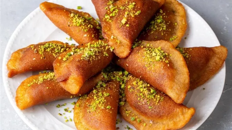 طريقة عمل القطايف في رمضان 2026 بخطوات سهلة وسريعة