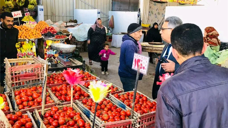 محافظ الدقهلية يتفقد سوق طلخا الحضاري لمتابعة توافر السلع وضبط الأسعار 