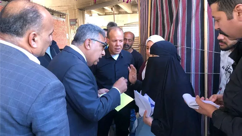 محافظ الدقهلية يتفقد طلخا ميدانيا.. وتوجيهات بتطوير أسفل كوبري الجيش 