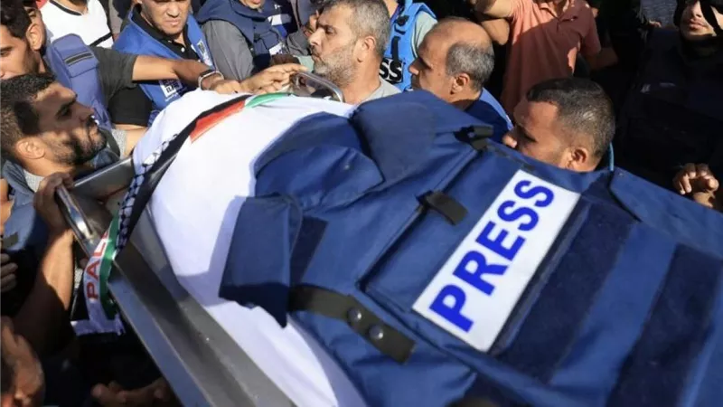 إسرائيل تحتجز 94 صحفيًا فلسطينيًا من 2023 حتى 2026