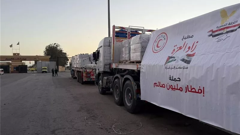 الهلال الأحمر يدفع بأكثر من 197 ألف سلة غذائية عبر قافلة 