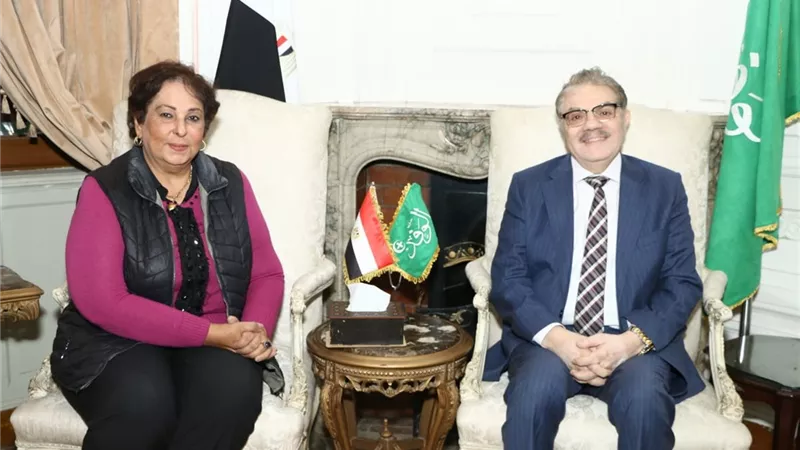 خلال لقائه عزة هيكل.. رئيس الوفد يقترح إنشاء نادي «الأدب والإبداع»