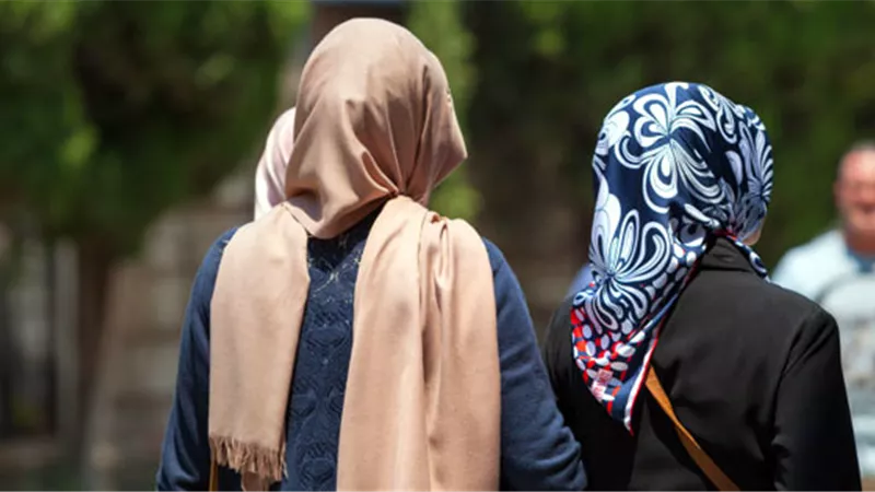 «أنا مش محجبة».. هل صيامي باطل؟.. الشيخ عويضة عثمان يجيب