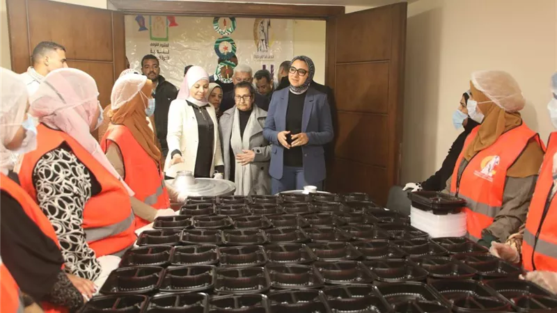 محافظ الوادي الجديد توجه بزيادة عدد وجبات رمضان إلى 500