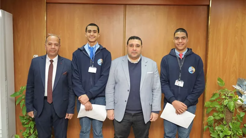 رئيس مياه البحيرة يكرّم طلاب مدرسة الشركة لدعم الابتكار والتميز 