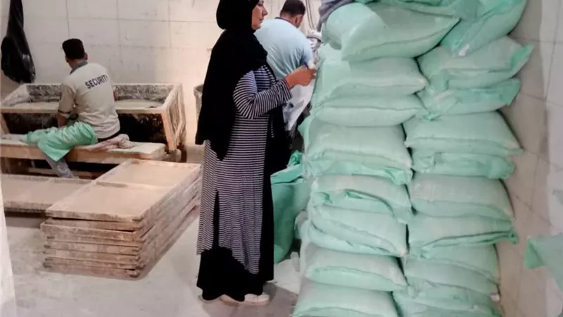 حملات تموينية مفاجئة تضبط مخالفات جسيمة داخل مخابز بني سويف